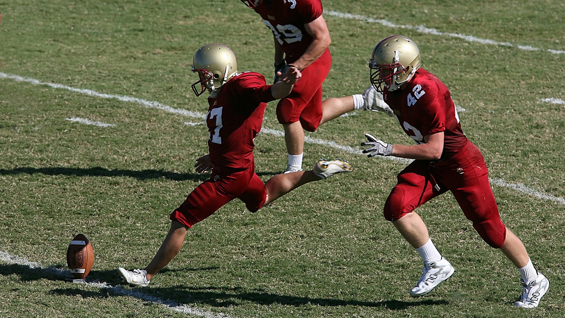 迪士尼+获得女子欧冠转播权，进军女足市场，迪士尼足球古装